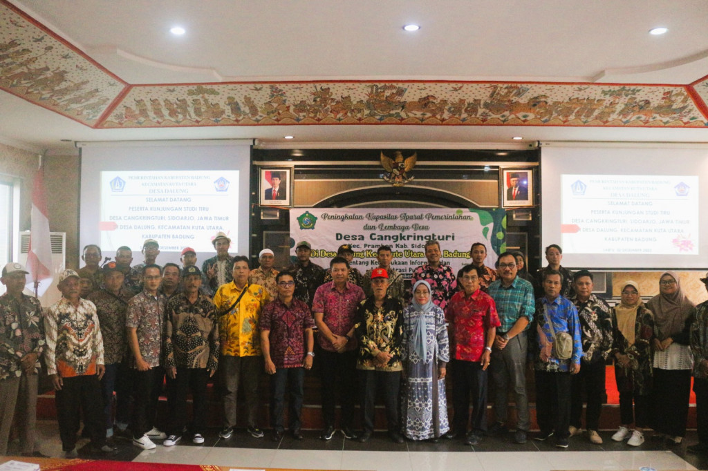 Kegiatan Studi Tiru Pemerintah Desa Cangkringturi, Jawa Timur mengunjungi Pemerintah Desa Dalung